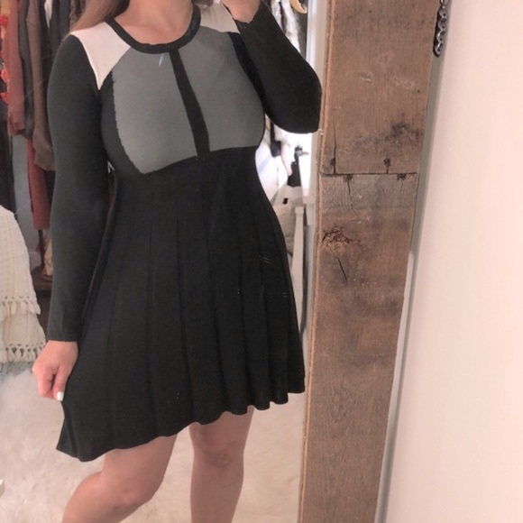 Vince Camuto color block knit dress size small - Picture 3 of 5